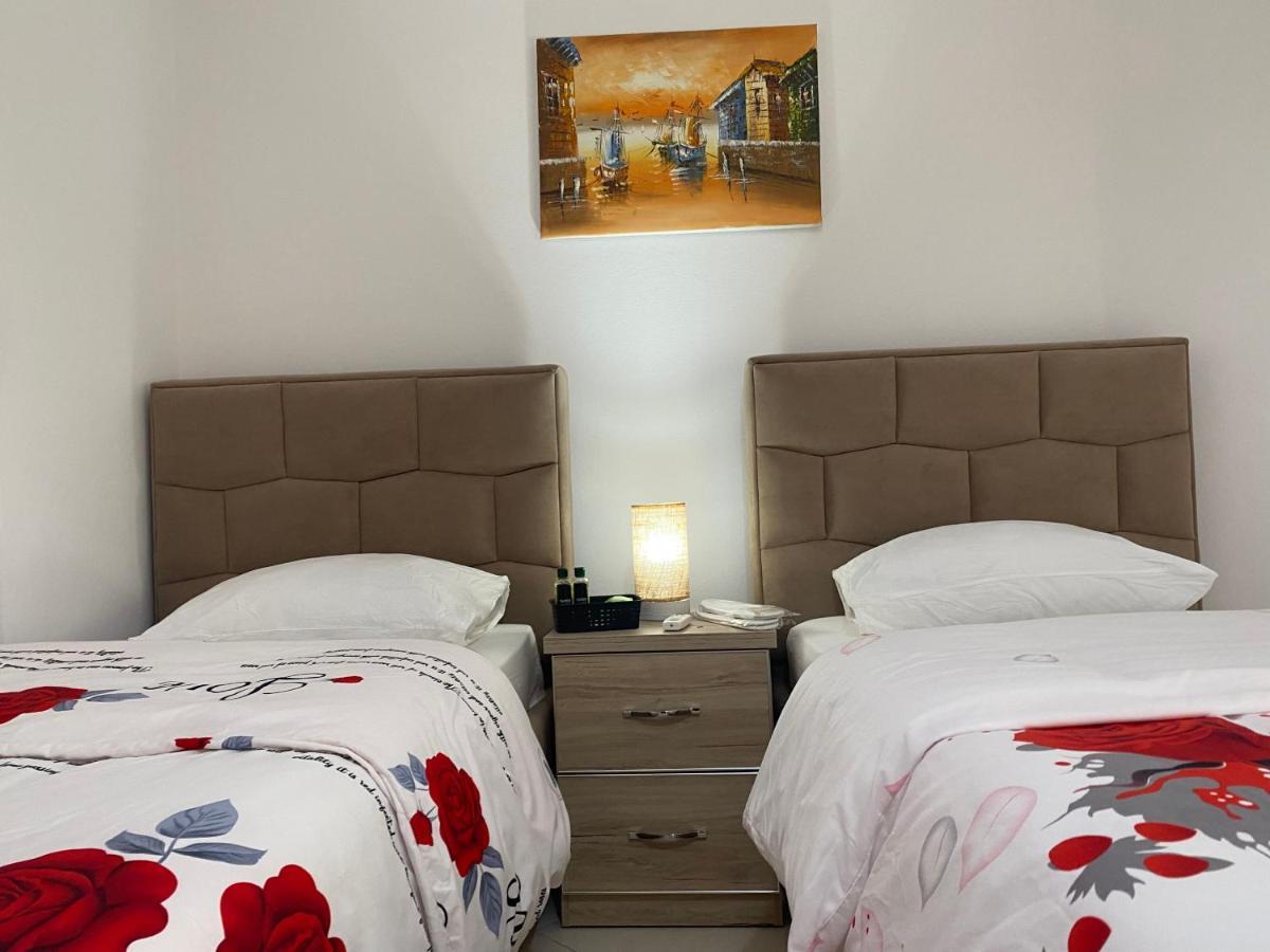 Currila Beach Apartment Дуррес Экстерьер фото